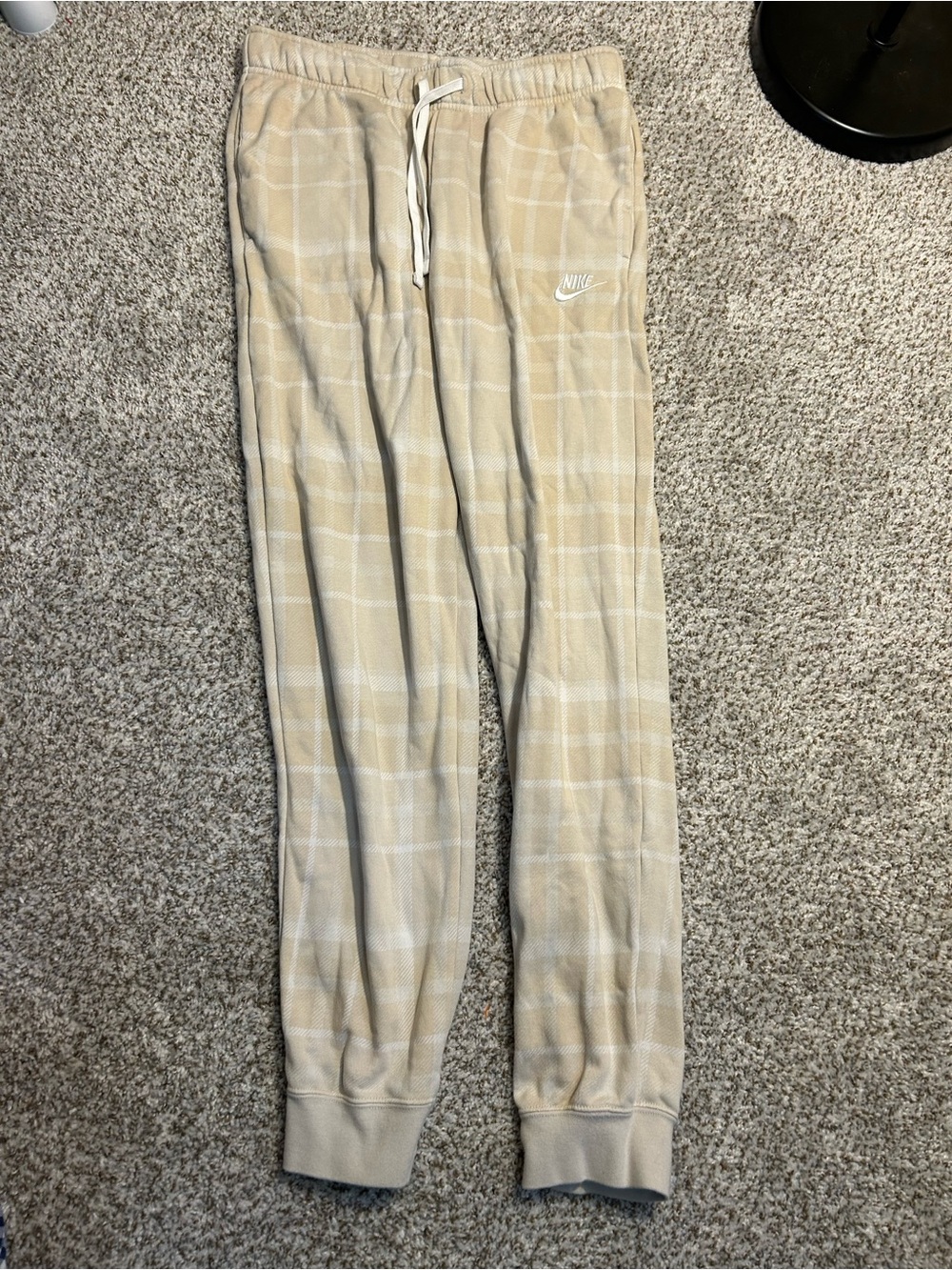 Nike Men’s Beige Plaid Jogger Sweatpants